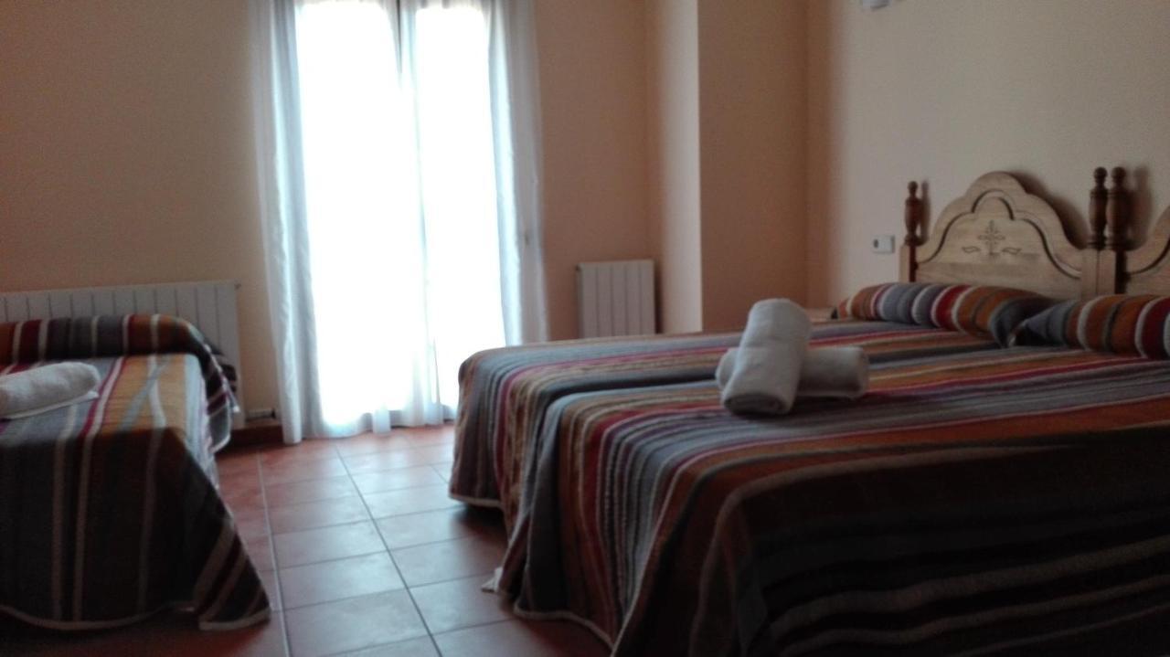Hostal La Vega Peralejos Εξωτερικό φωτογραφία